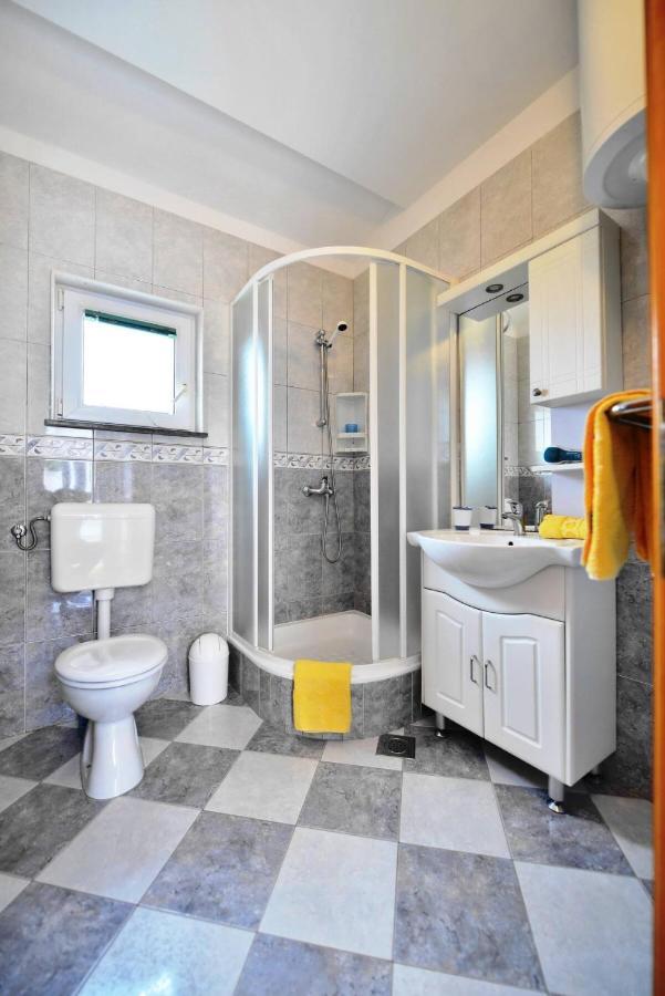 Apartments Katarina Bol Extérieur photo