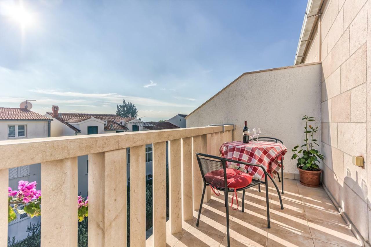 Apartments Katarina Bol Extérieur photo